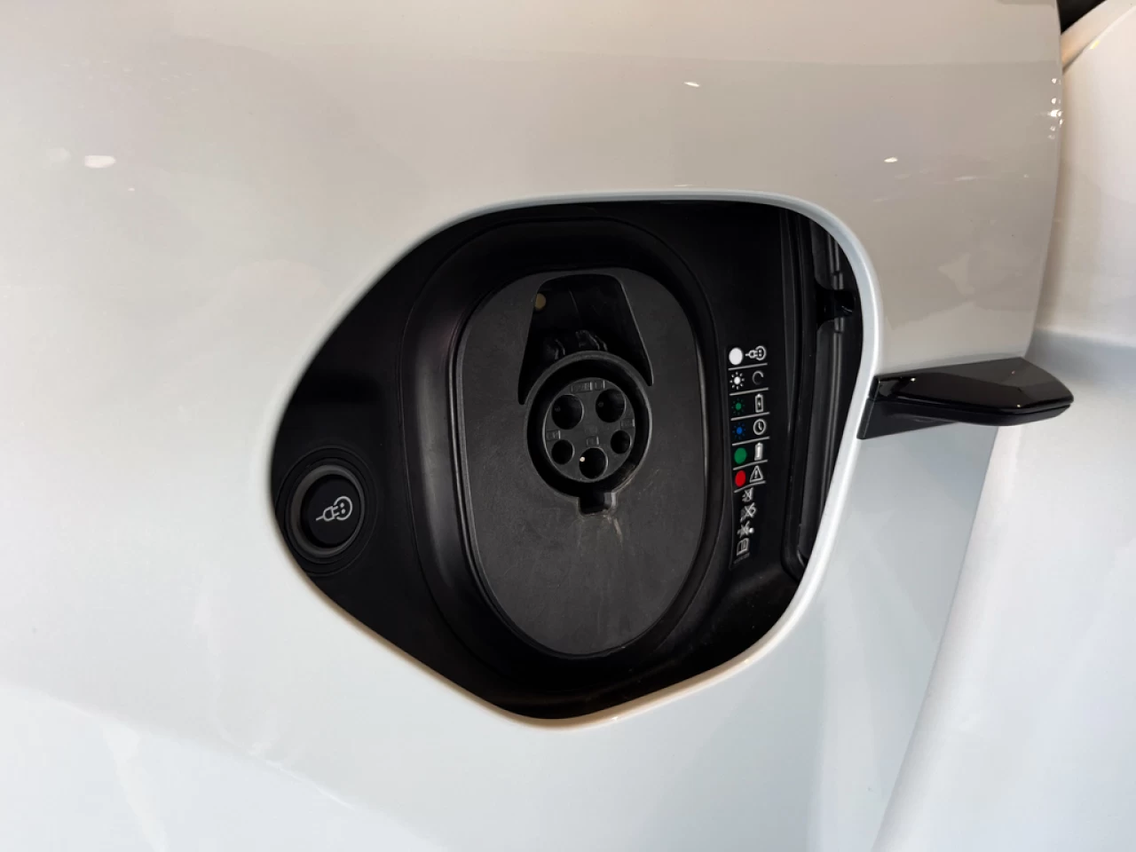 2023 Porsche Taycan Turbo https://demo.n3rd.ca/resize/b990ff35b810a3abc0cc817b2ca24889-1