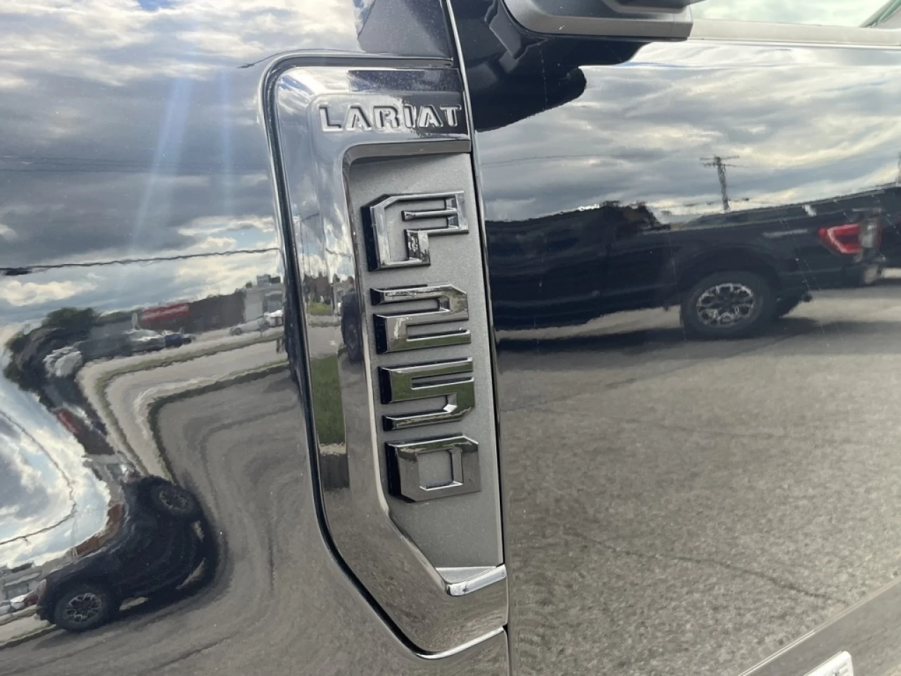 2022 Ford Super Duty F-250 SRW XL/XLT/LARIAT/King Ranch/Platinum/Limited https://demo.n3rd.ca/resize/b990ff35b810a3abc0cc817b2ca24889-1