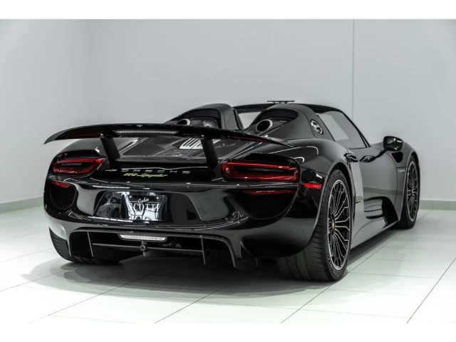 Porsche 918 Spyder 2dr Roadster 2015