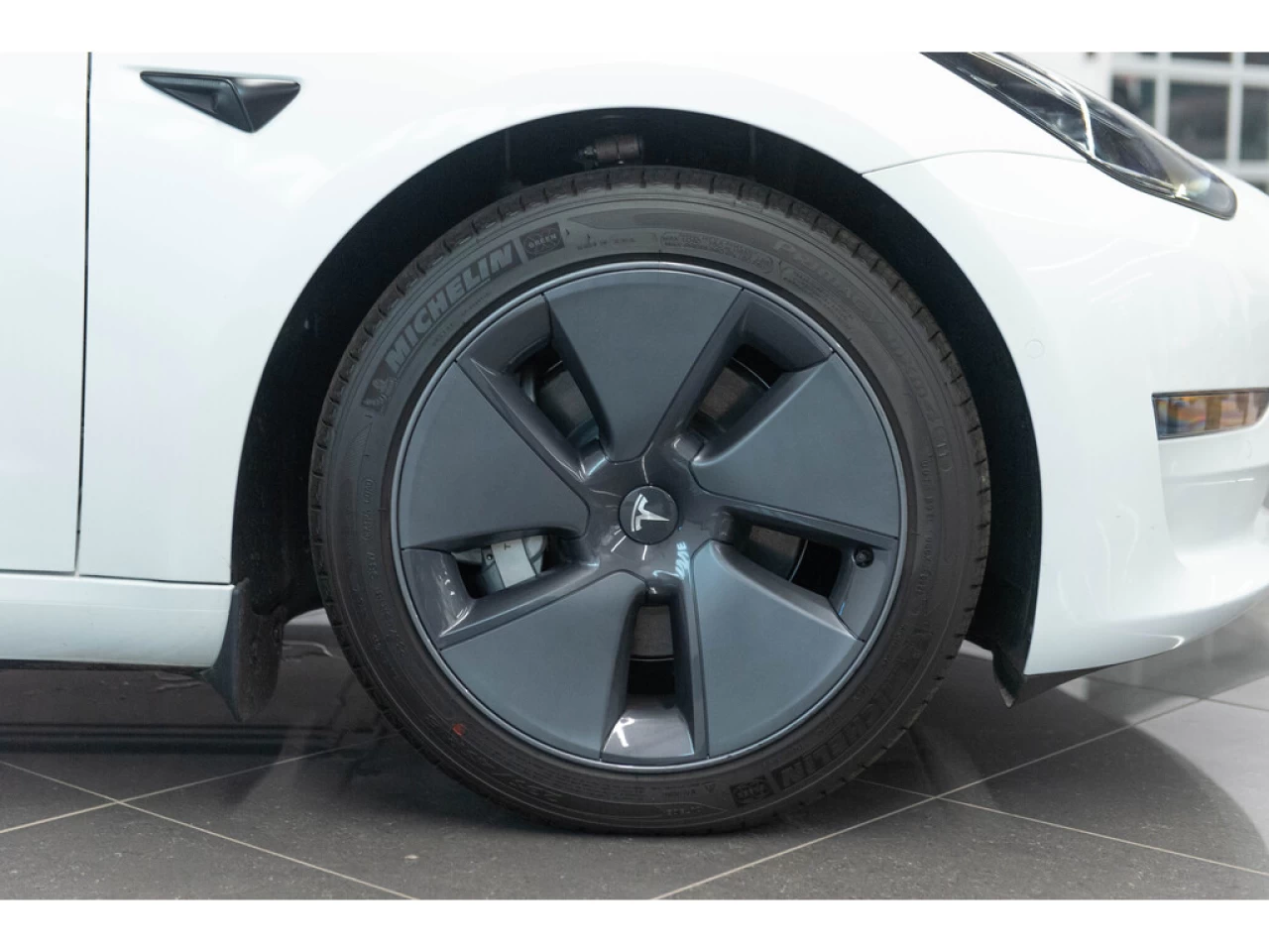 2022 Tesla 3 Long Range https://demo.n3rd.ca/resize/b990ff35b810a3abc0cc817b2ca24889-1