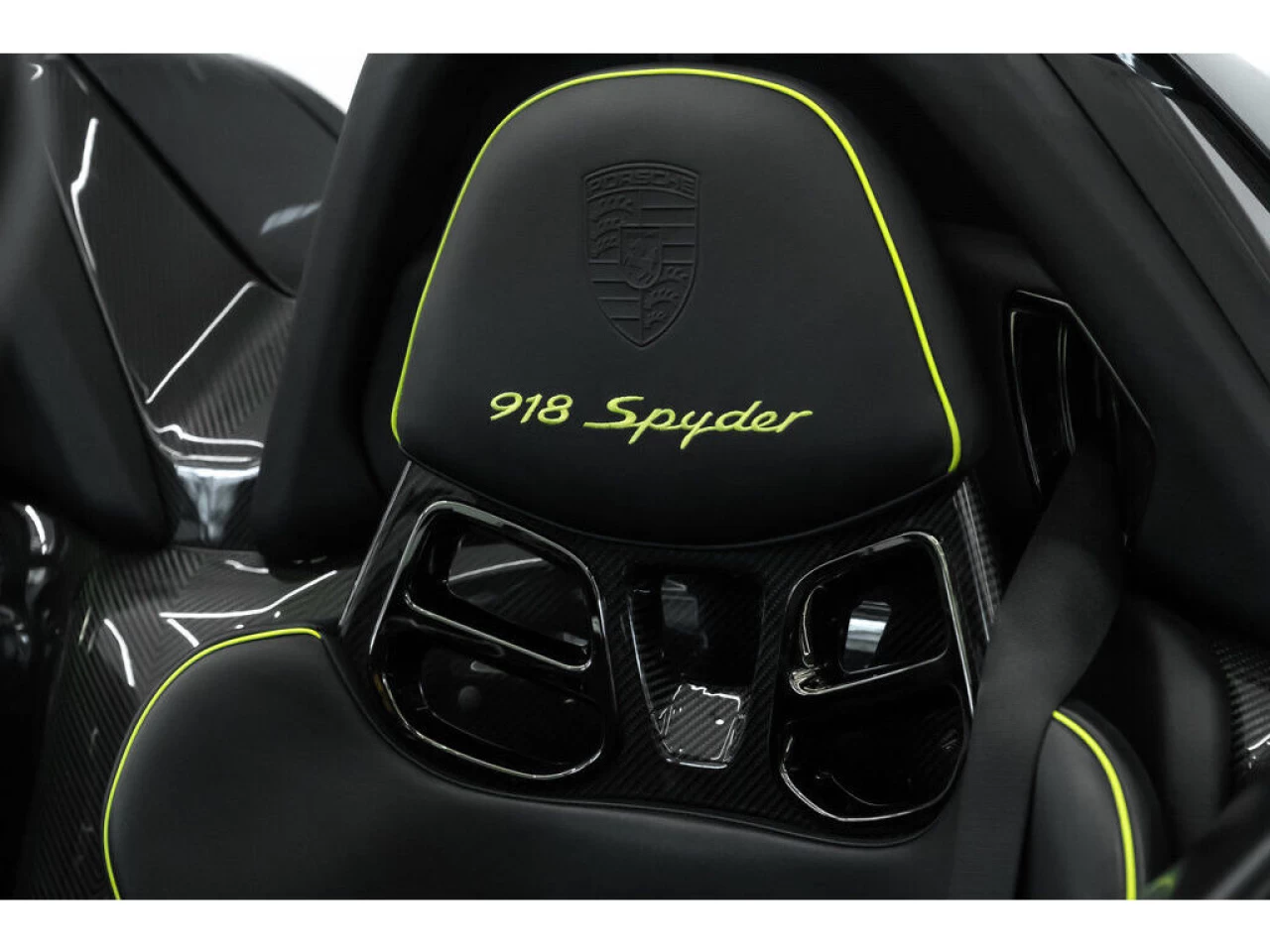 2015 Porsche 918 Spyder 2dr Roadster https://demo.n3rd.ca/resize/b990ff35b810a3abc0cc817b2ca24889-1