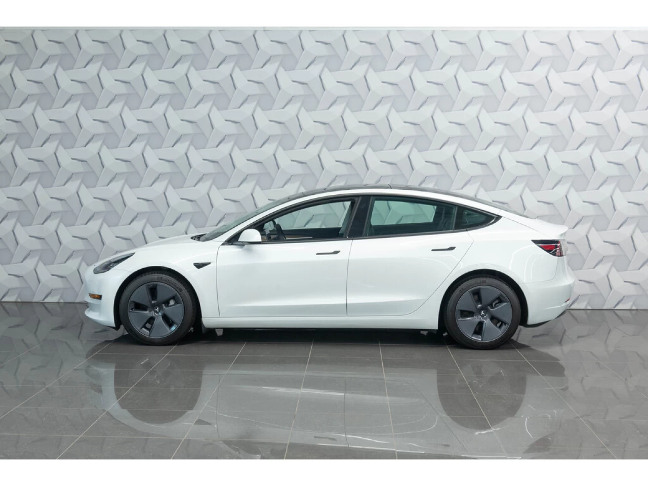 2022 Tesla 3 Long Range https://demo.n3rd.ca/resize/b990ff35b810a3abc0cc817b2ca24889-1