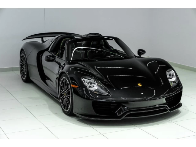 Porsche 918 Spyder 2dr Roadster 2015