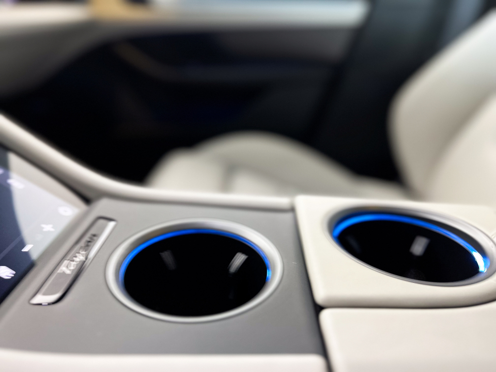 2023 Porsche Taycan Turbo Main Image