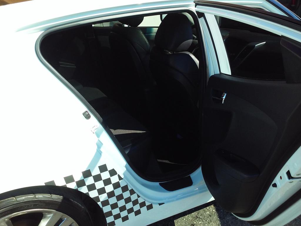 2013 Hyundai Veloster w/Tech Main Image